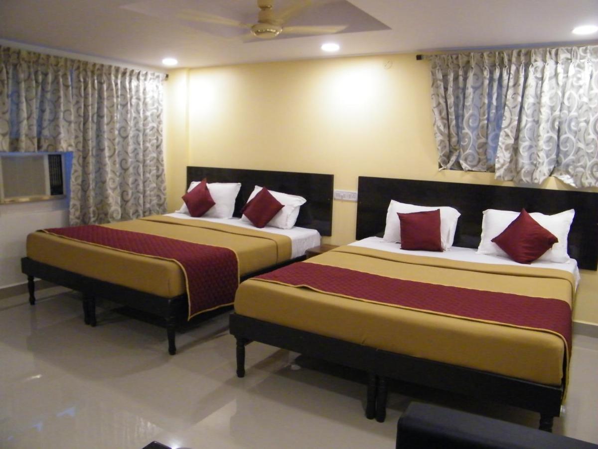 The White House Residency Chennai Exterior photo