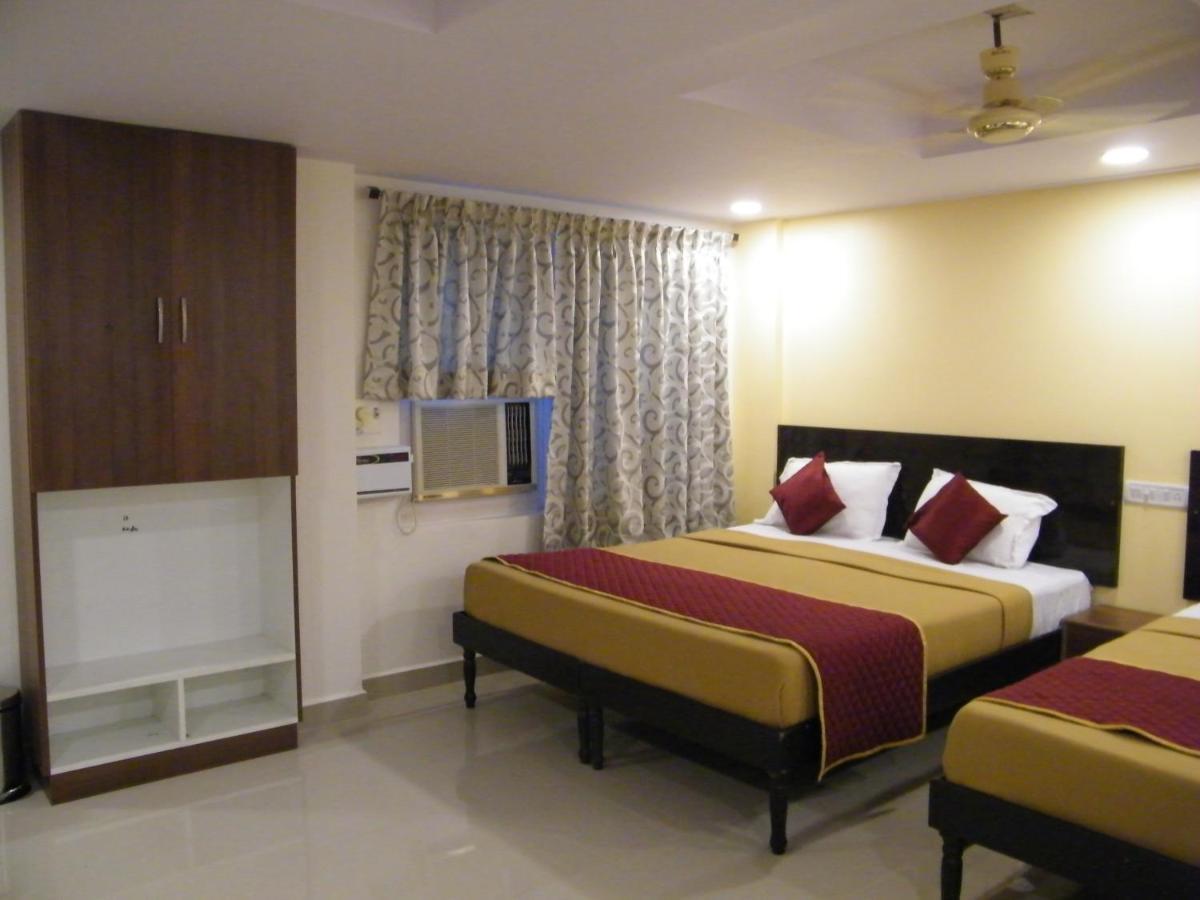 The White House Residency Chennai Exterior photo